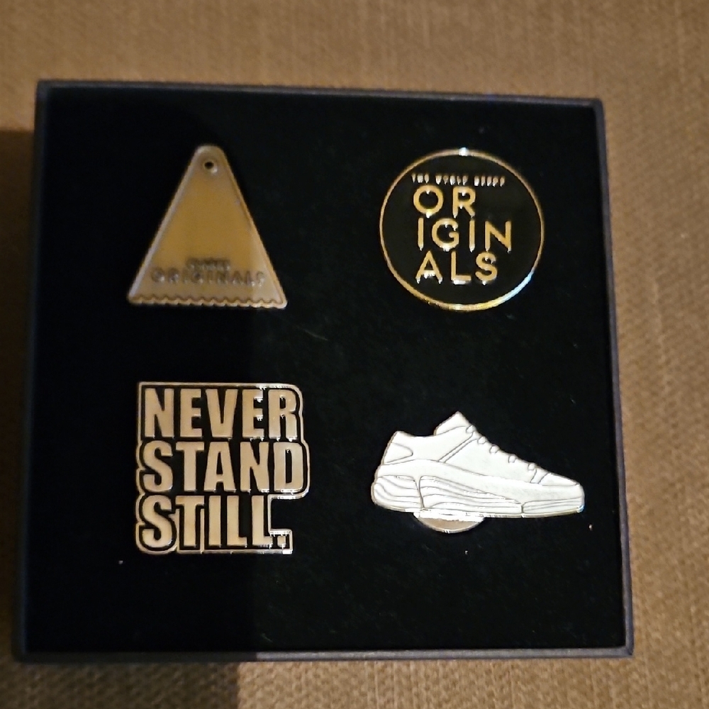 Clarks Pin Set - Picture 3 of 4